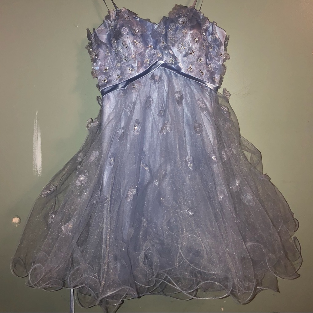 Strapless short prom dress w flower appliqués